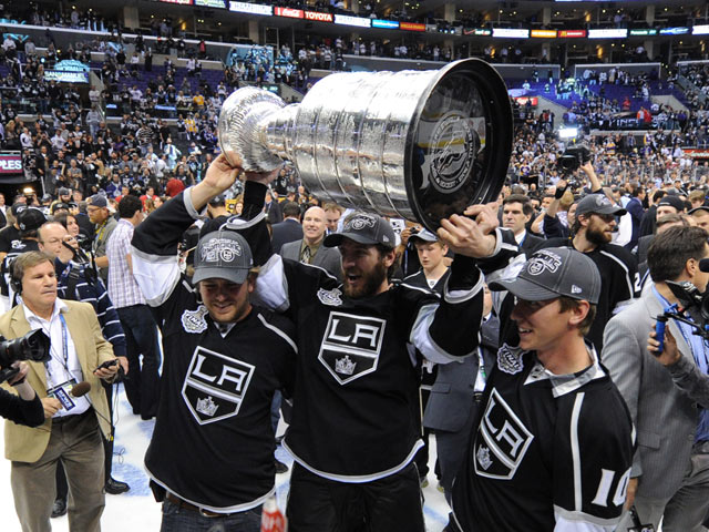 Хоккеисты "Лос-Анджелес Кингз" впервые в истории завоевали Кубок Стэнли 