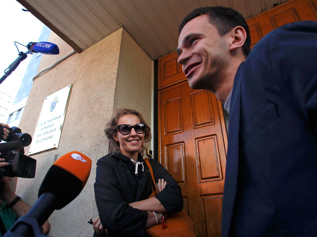 Журналист и активист оппозиции Ксения Собчак вышла из здания Следственного комитета, куда утром отправилась на допрос