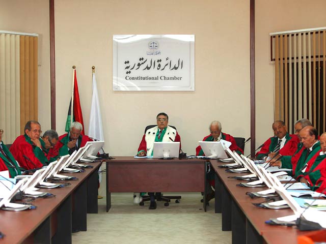 Верховный суд Ливии в минувший четверг удовлетворил иск, поданный группой адвокатов, с требованием считать неконституционным закон о запрете на прославление свергнутого и убитого в прошлом году лидера страны Муаммара Каддафи