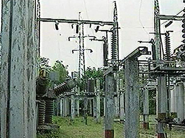 До трехсот тысяч жителей Саратова (фактически, около трети населения) в пятницу остались без электричества