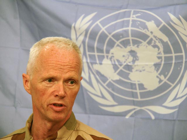 Миссия ООН по наблюдению в Сирии (МООННС) приостанавливает свою деятельность. Такое решение принято главой мониторщиков норвежским генералом Робертом Мудом "из-за растущего насилия" в стране
