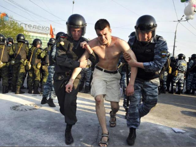 Задержание Дениса Луцкевича во время Марша миллионов 6 мая 2012