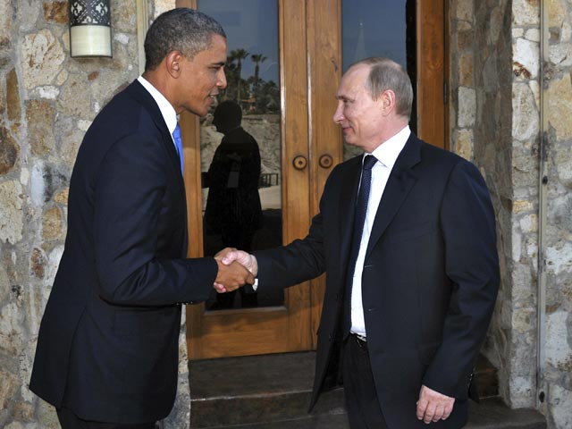 Президенты России и США Владимир Путин и Барак Обама встретились в Мексике и обсудили ряд международных проблем