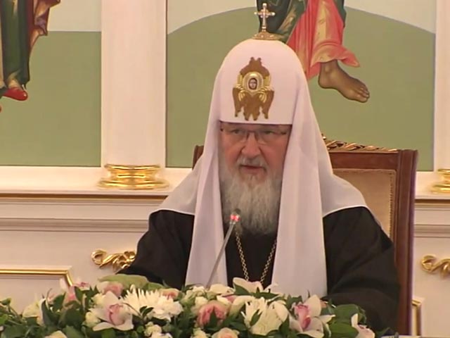 Патриарха Кирилла устыдило жюри "Серебряной калоши" - "руки по локоть в чудесах"