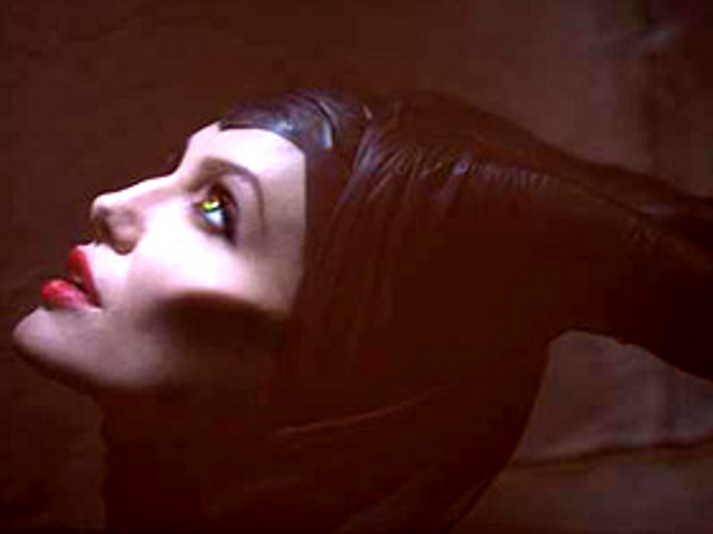 Звезда Голливуда Анджелина Джоли начала работу над ролью в диснеевской сказке "Малефисент", в которой сыграет коварную колдунью