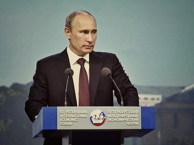 Президент Путин на Петербургском экономическом форуме пообещал провести широкомасштабные реформы и сохранить макроэкономическую стабильность, но его слова не успокоили зарубежных инвесторов