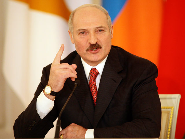 В Белоруссии инфляция в следующем году может снизиться до 9-10%, заявил на встрече с молодыми обществоведами в Музее современной белорусской государственности президент страны Александр Лукашенко