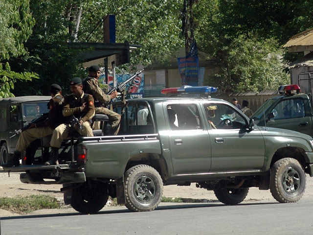 В Пакистане боевики радикального движения "Талибан" захватили в плен и обезглавили семерых военнослужащих армии страны