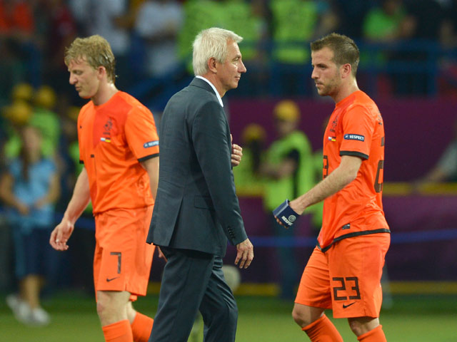 Наставник голландцев обвинил в провале на Евро-2012 четырех игроков своей команды