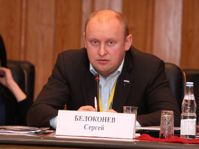Новоявленный глава Федерального агентства по делам молодежи Сергей Белоконев в четверг впервые появился перед журналистами