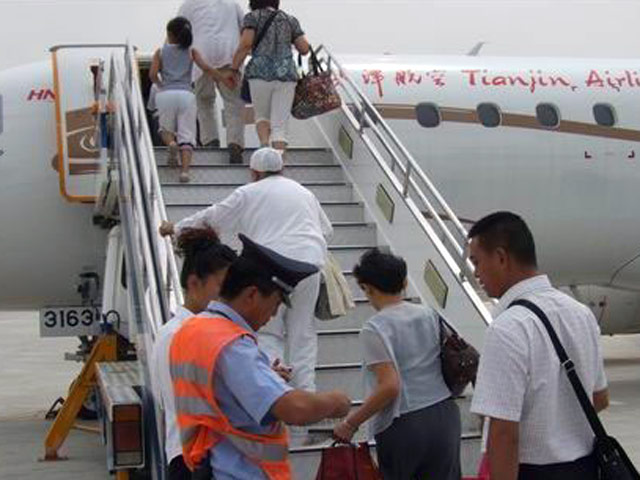 В Синьцзян-Уйгурском автономном районе Китая пассажиры и члена экипажа самолета предотвратили попытку захвата воздушного лайнера