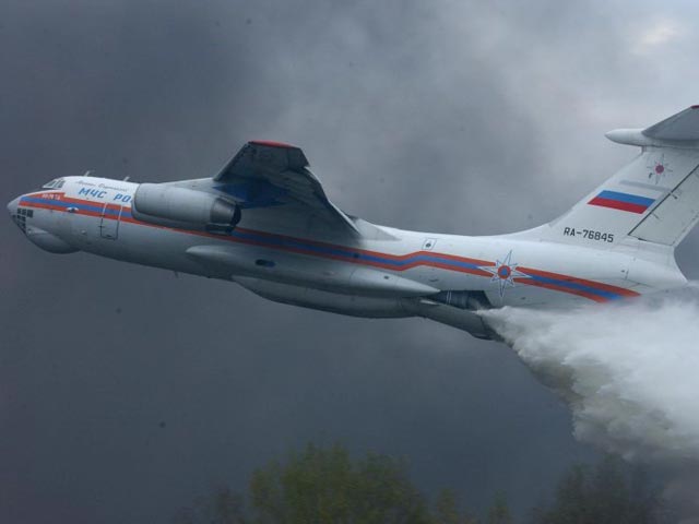 Противопожарный самолет Ил-76
