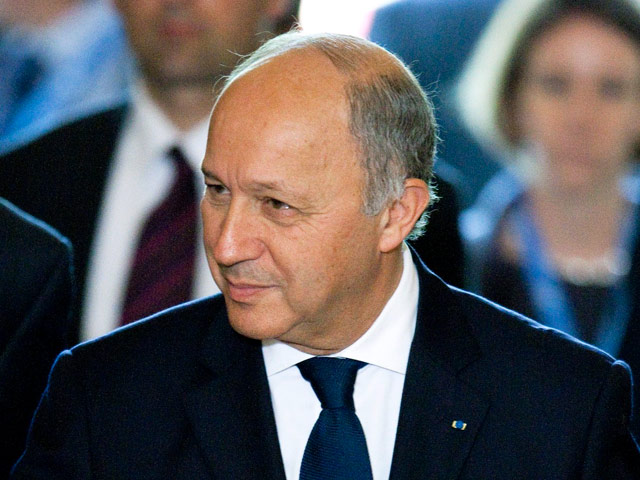 Глава МИД Франции Лоран Фабиус утверждает, что достигнутое в Женеве соглашение по Сирии предполагает отстранение президента Башара Асада от власти