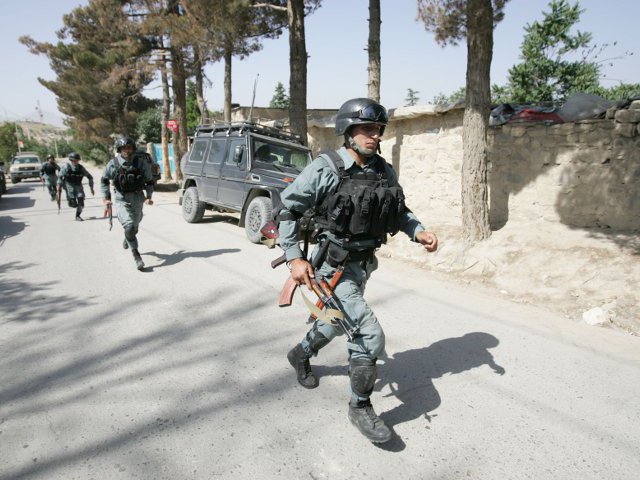 Одетый в форму афганской полиции неизвестный застрелил троих военнослужащих из состава воинского контингента НАТО в Афганистане