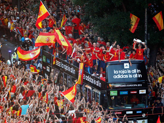 Триумфаторам Евро-2012 в Мадриде устроили королевский прием