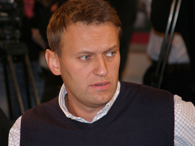Следственный комитет РФ не стал рассматривать поступившее в СКР заявление блоггера Алексея Навального о взломе его электронной почты, переправив его в полицию