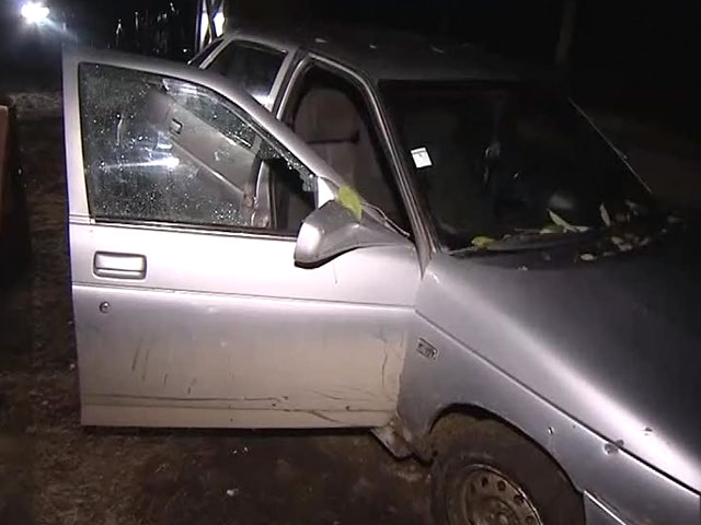 В Цхинвали, на улице Гафеза, неизвестные обстреляли машину бывшего сотрудника госохраны президента Южной Осетии, в которой находились три человека