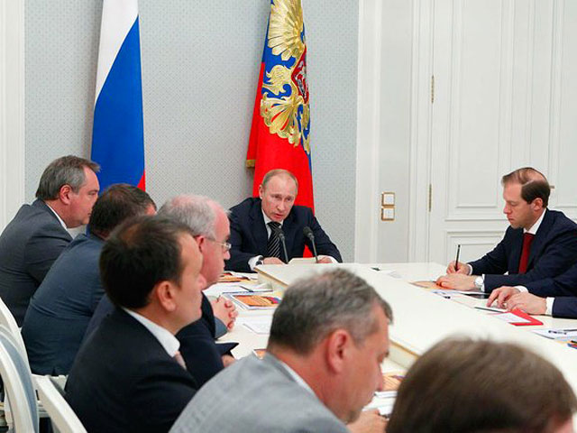 Президент Владимир Путин заявил, что на программу перевооружения Вооруженных сил РФ до 2020 года будут выделены 20,7 трлн рублей. Об этом было сказано в ходе совещания, накануне прошедшего в Сочи