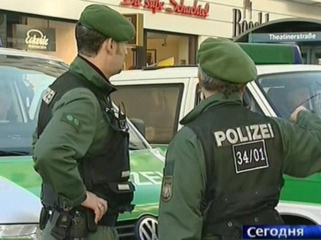 В немецком городе Карлсруэ федеральной земли Баден-Вюртемберг полиция оцепила здание, в котором вооруженный преступник удерживает заложников