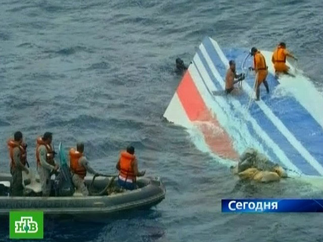 Причинами катастрофы над Атлантикой лайнера Airbus А330, разбившегося три года назад, стали нарушение в работе техники и ошибки экипажа
