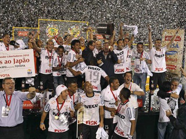 Бразильский "Коринтианс" впервые стал обладателем Кубка Либертадорес