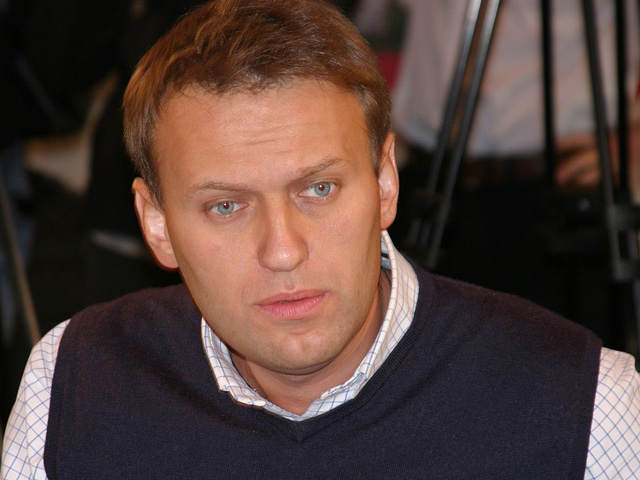 Блоггер-оппозиционер Алексей Навальный объяснил "истинную" причину, по которой глава Следственного комитета РФ Александр Бастрыкин внезапно реанимировал давнее уголовное дело против него, связанное с "Кировлесом"