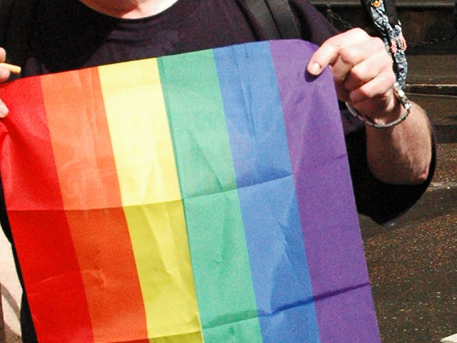 Власти Петербурга передумали и запретили гей-парад, но он все равно пройдет