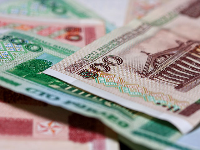 МВФ разглядел в Белоруссии повышение зарплат - подозревают "печатный станок"