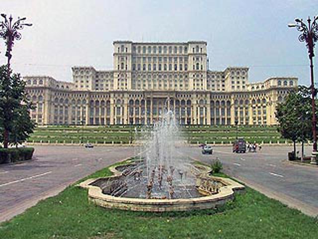 Парламент Румынии объявил импичмент президенту. Вопрос выносится на референдум