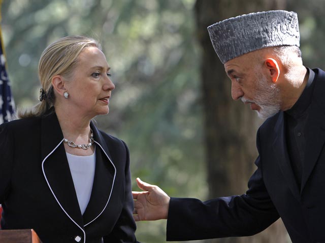 Госсекретарь США Хиллари Клинтон прибыла с необъявленным визитом в Кабул за день до токийской конференции государств, оказывающих финансовую поддержку Афганистану