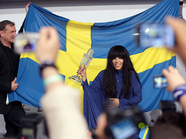 В текущем году победу на "Евровидении" одержала певица Лорин со шлягером "Эйфория". Борьбу за право проведения музыкального смотра в следующем году вели три города страны - Стокгольм, Гетеборг и Мальме