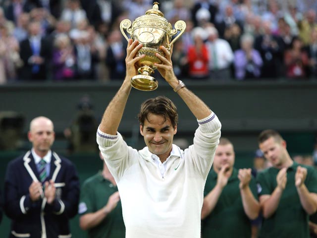 Швейцарец Роджер Федерер в седьмой раз в карьере выиграл Уимблдон и сравнялся по этому показателю с американцем Питом Сампрасом. Федерер в финальном поединке переиграл британца Энди Маррея со счетом 4:6, 7:5, 6:3, 6:4