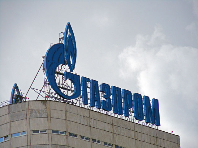 Крупнейшая в мире газодобывающая компания ОАО "Газпром" будет официальным партнером футбольной Лиги чемпионов в 2012-2015 годах, информирует официальный сайт Союза европейских футбольных ассоциаций (УЕФА)