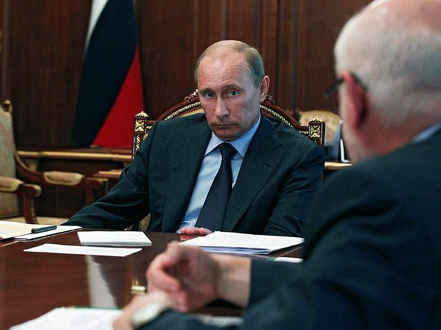 Президент Владимир Путин публично поддержал две последние законодательные инициативы единороссов - законопроекты об НКО-"иностранных агентах" и о возвращении статьи "клевета" в Уголовный кодекс