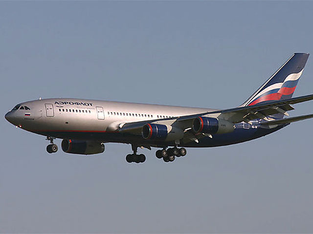 Лайнер Ил-96 российской авиакомпании "Аэрофлот", прибывший рейсом SU2071 из Москвы, выкатился в среду с взлетно-посадочной полосы при приземлении в кипрском аэропорту Ларнака