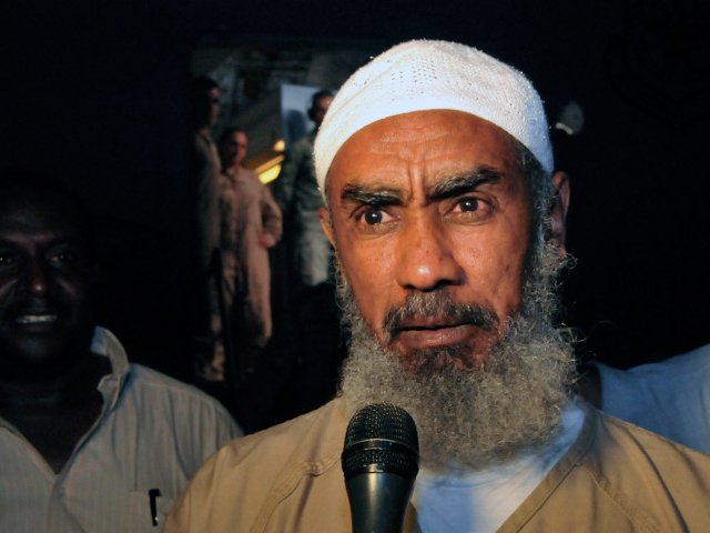 Власти США переправили на родину, в Судан, из военной тюрьмы в Гуантанамо содержавшегося там одного из ближайших помощников Усамы бен Ладена: Ибрагима аль-Коси