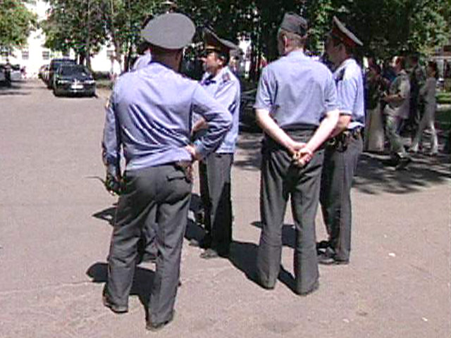 В административном центре Волгоградской области полицейские задержали одного из предполагаемых поджигателей участкового пункта МВД