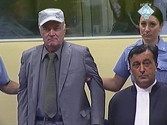 Бывшего командующего армией боснийских сербов Ратко Младича, которого судят в Международном трибунале по бывшей Югославии, доставили в больницу прямо с заседания суда в Гааге