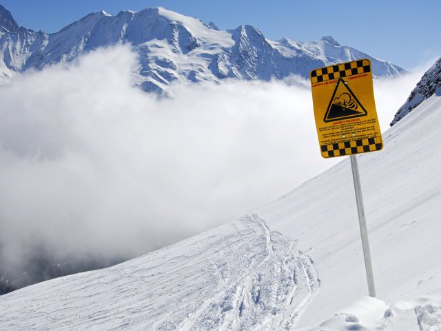 Спасены шесть альпинистов, заблокированных на горе Монблан в результате схода лавины 12 июля