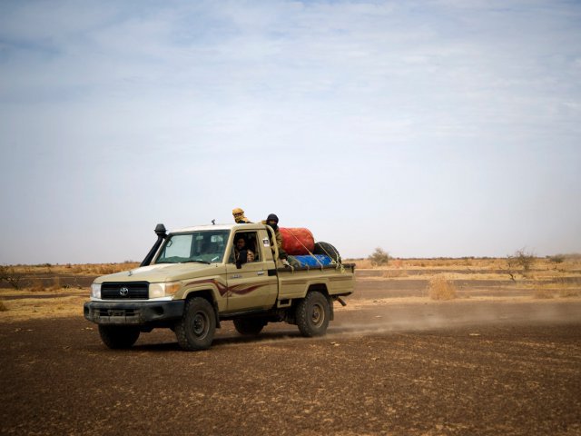 На свободу отпущены трое из семи алжирских дипломатов, похищенных бандой вооруженных исламистов в апреле из консульства в городе Гао на севере Мали