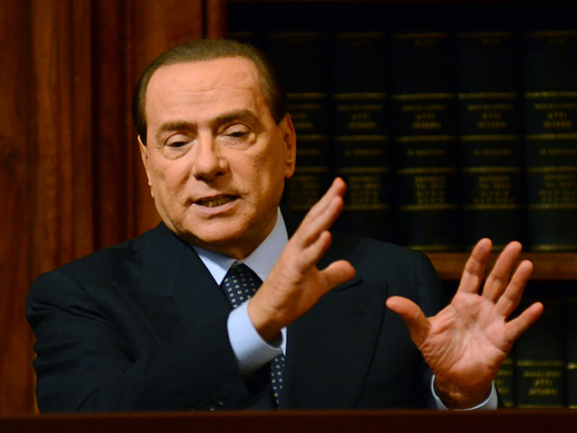 Трижды бывший премьер-министр Италии Сильвио Берлускони подтвердил свое намерение вернуться во власть - он будет возглавлять список своей партии "Народ свободы", которой вернет ее изначальное название "Вперед, Италия!"