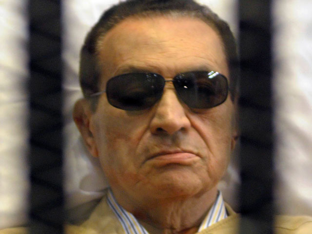 Генпрокурор Египта Абдель Магид Махмуд принял решение о возвращении экс-президента Египта Хосни Мубарака из военного госпиталя Маади, где он проходил лечение после сердечного приступа, обратно в тюрьму Тора под Каиром