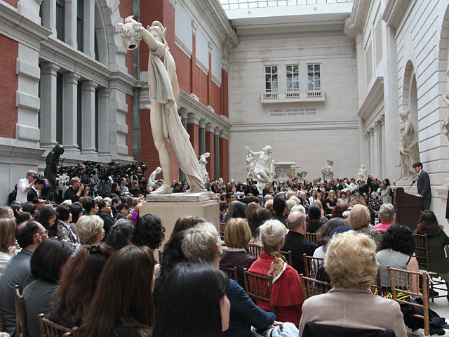 Завершившийся 30 июня 2012 фискальный год стал рекордным для нью-йоркского музея "Метрополитен" по численности посетителей - в галереях одного из самых известных хранилищ шедевров мирового искусства побывали 6,28 миллиона человек