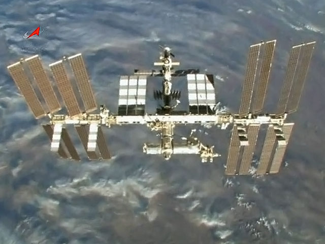 Российский пилотируемый корабль "Союз ТМА-05М", запущенный 15 июля с Байконура, во вторник пристыковался к Международной космической станции (МКС) с новым интернациональным экипажем длительной экспедиции