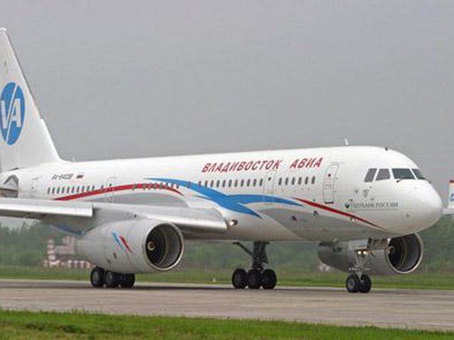 Пассажирский самолет авиакомпании "Владивосток-Авиа" совершил экстренную посадку в аэропорту Иркутска, жертв и пострадавших нет