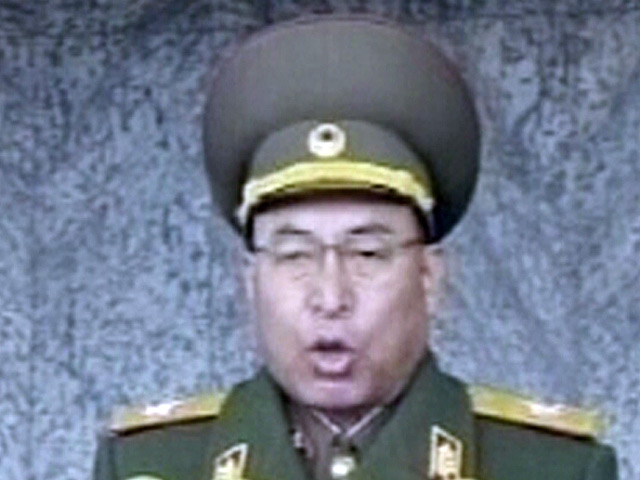 Загадочное изгнание со всех постов командующего армией КНДР Ли Ен Хо привело к появлению пугающих слухов из-за северокорейского "железного занавеса"