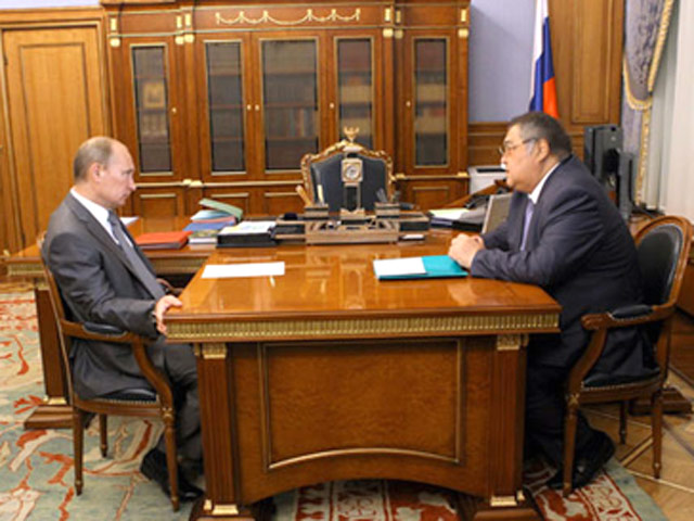 Владимир Путин и Аман Тулеев, 28 июля 2011 года