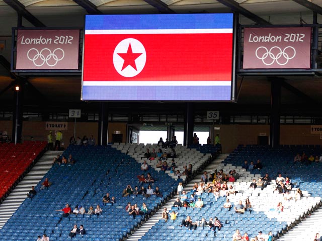 Женская сборная КНДР по футболу демонстративно покинула поле перед первым олимпийским матчем против спортсменок из Колумбии после того, как на экране рядом с фамилиями северокорейских игроков появился флаг Южной Кореи
