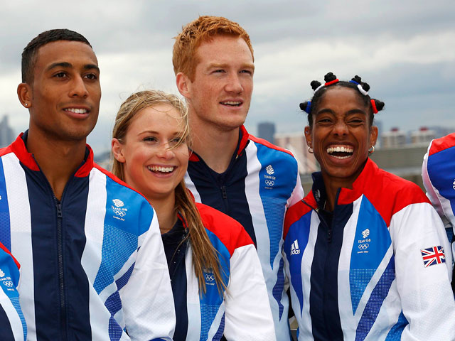 Патриоты засомневались, позволительно ли давать место в олимпийской обойме, к примеру, получившей британский паспорт лишь пару месяцев назад, или чемпионке в тройном прыжке Ямиле Алдаме (на фото справа), уроженке Кубы, защищавшей честь Судана