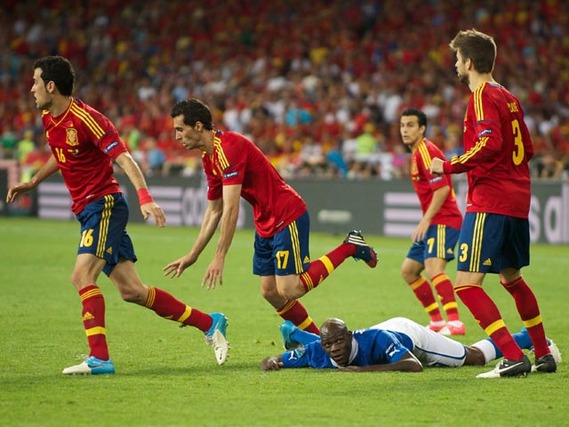 Марио Балотелли в финале европейского первенства 2012 года против сборной Испании